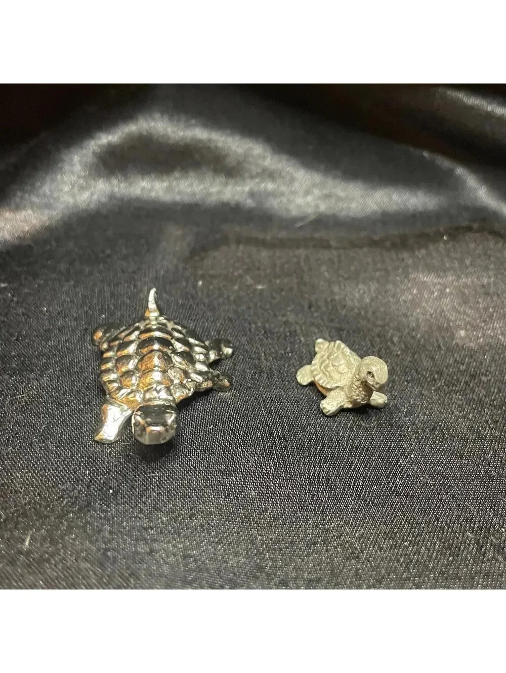 Pewter turtle pair